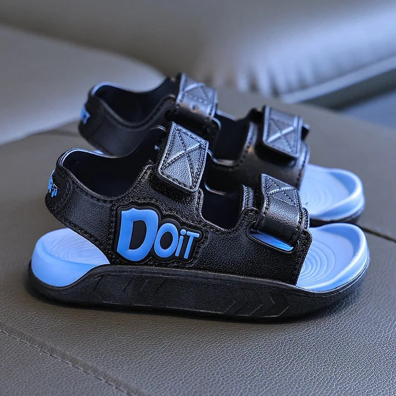 Child sandals new summer fashion open-toe shoes boys girls Lightweight Breathable Casual beach shoes students kids Flat sandals (Available)