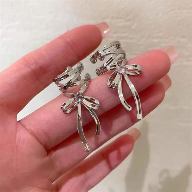 Ribbon bow ear cuff with a non-piercing ballet-inspired design for women, lightweight fashion jewelry for everyday wear and parties