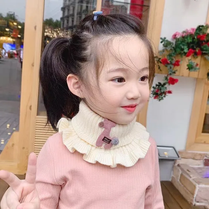 Children's scarf keeps warm in winter (Available)
