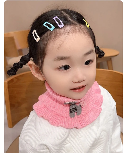 Children's scarf keeps warm in winter (Available)
