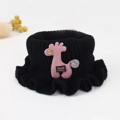 Children's scarf keeps warm in winter (Available)