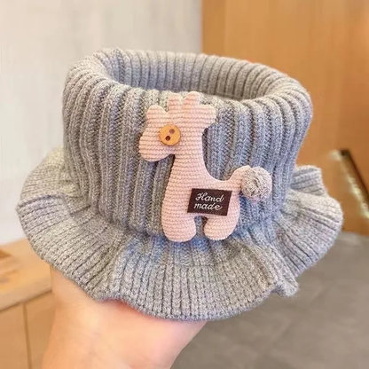 Children's scarf keeps warm in winter (Available)