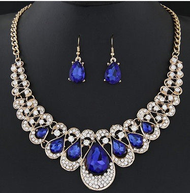 Necklace necklace earring set  (Available)