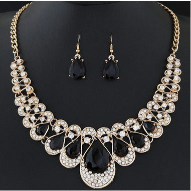 Necklace necklace earring set  (Available)