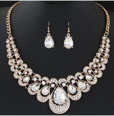 Necklace necklace earring set  (Available)