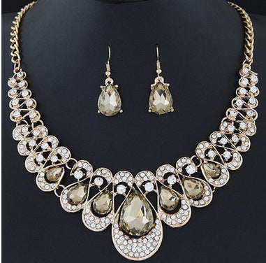 Necklace necklace earring set  (Available)