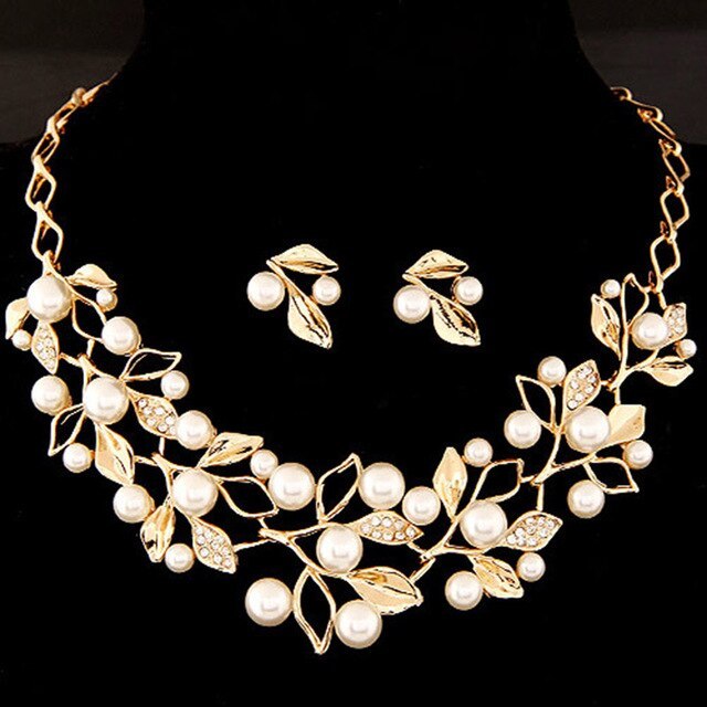 Temperament necklace earrings set (Available)