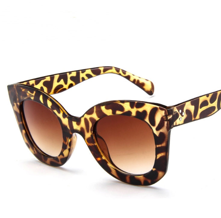 Sunglasses fashion cat eye sunglasses (Available)