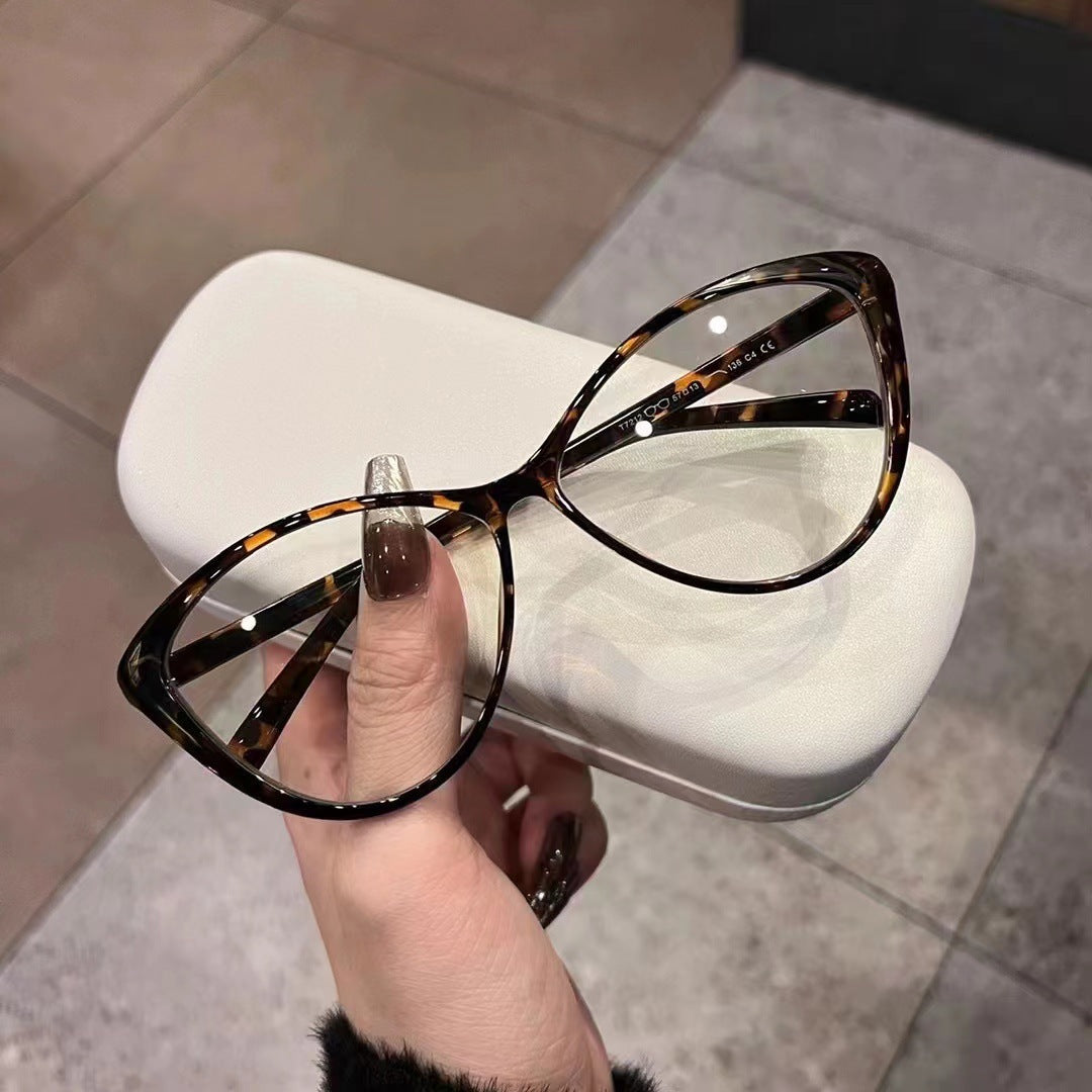 Retro Sunglasses Fashion And Ultra Light UV Protection Sunglasses