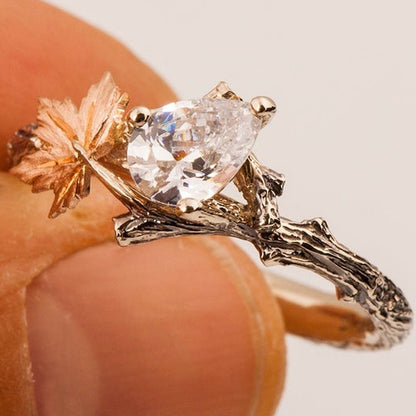 18K White Zircon Fashion Ring