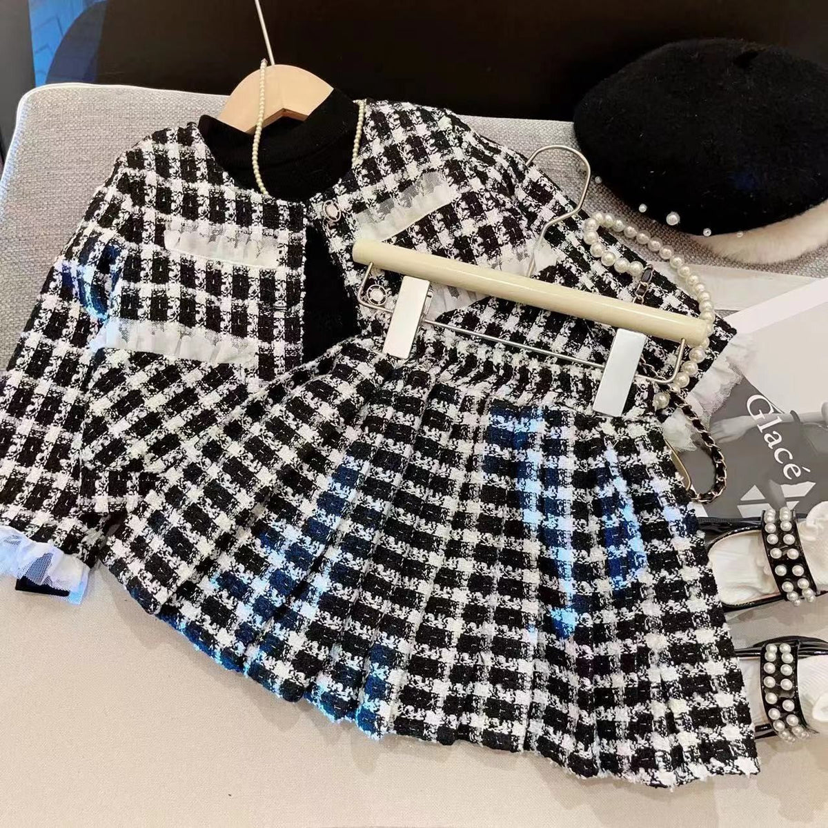 Girls' Little Chanel-style Outfit 2026 Autumn New Arrival Baby Girl Black and White Plaid Top Jacket and Pleated Skirt Two-piece Set