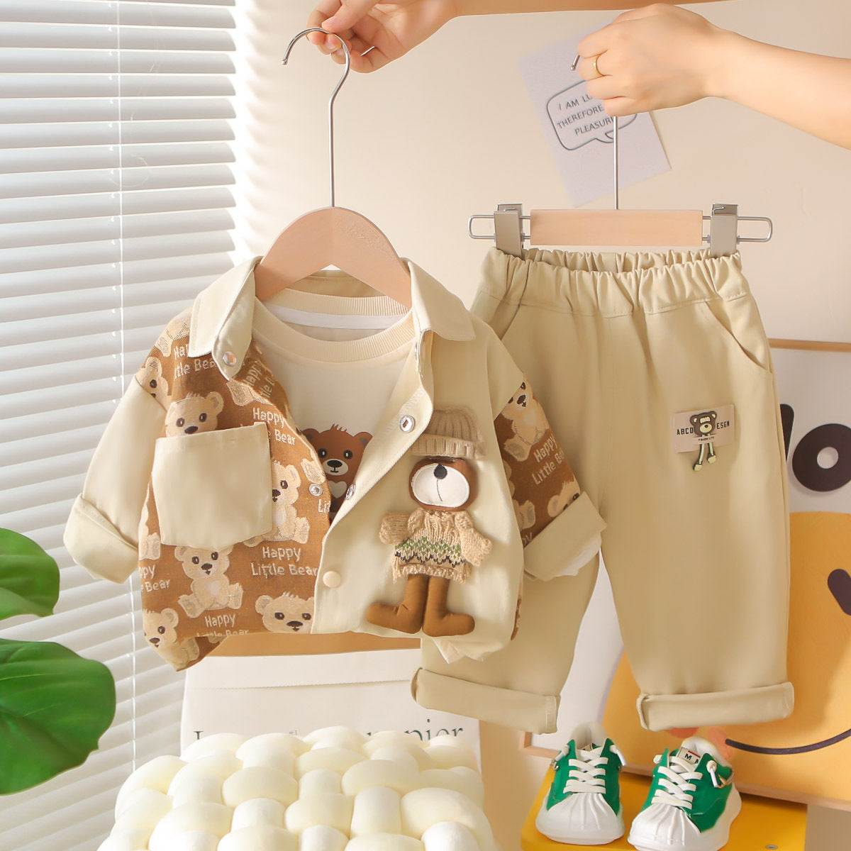 2025 Boys' Spring and Autumn Color Block Outfits Baby Clothes Boys' Autumn Three-Piece Set Wholesale from Source Factory