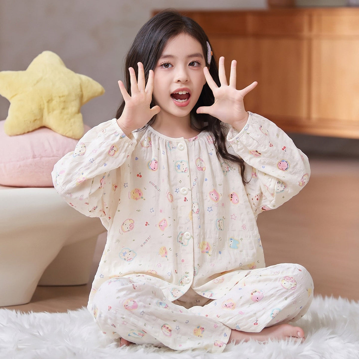 Cartoon Cute Style Girls Pajama Set with Cloud Pattern, Cotton Homewear for Spring and Autumn, Long-Sleeve Top and Long Pants, Lightweight Kids Pajamas