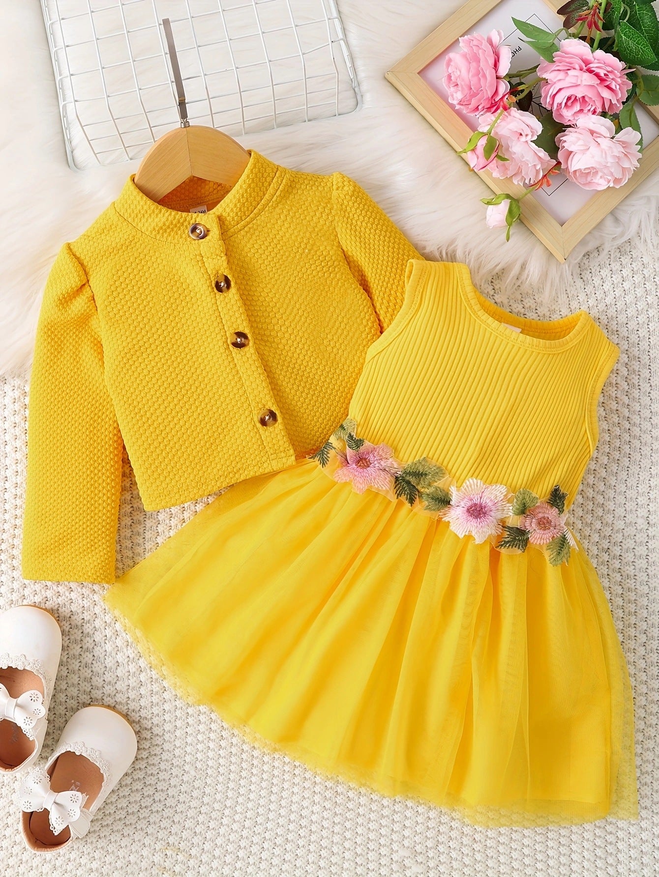 Girl's spring and autumn style waist flower design dress