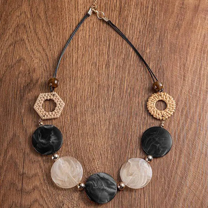 Vintage Acrylic Accessories Handmade Pendants Necklaces Statement Geometric Retro Necklace for Women Daily Fashion Jewelry