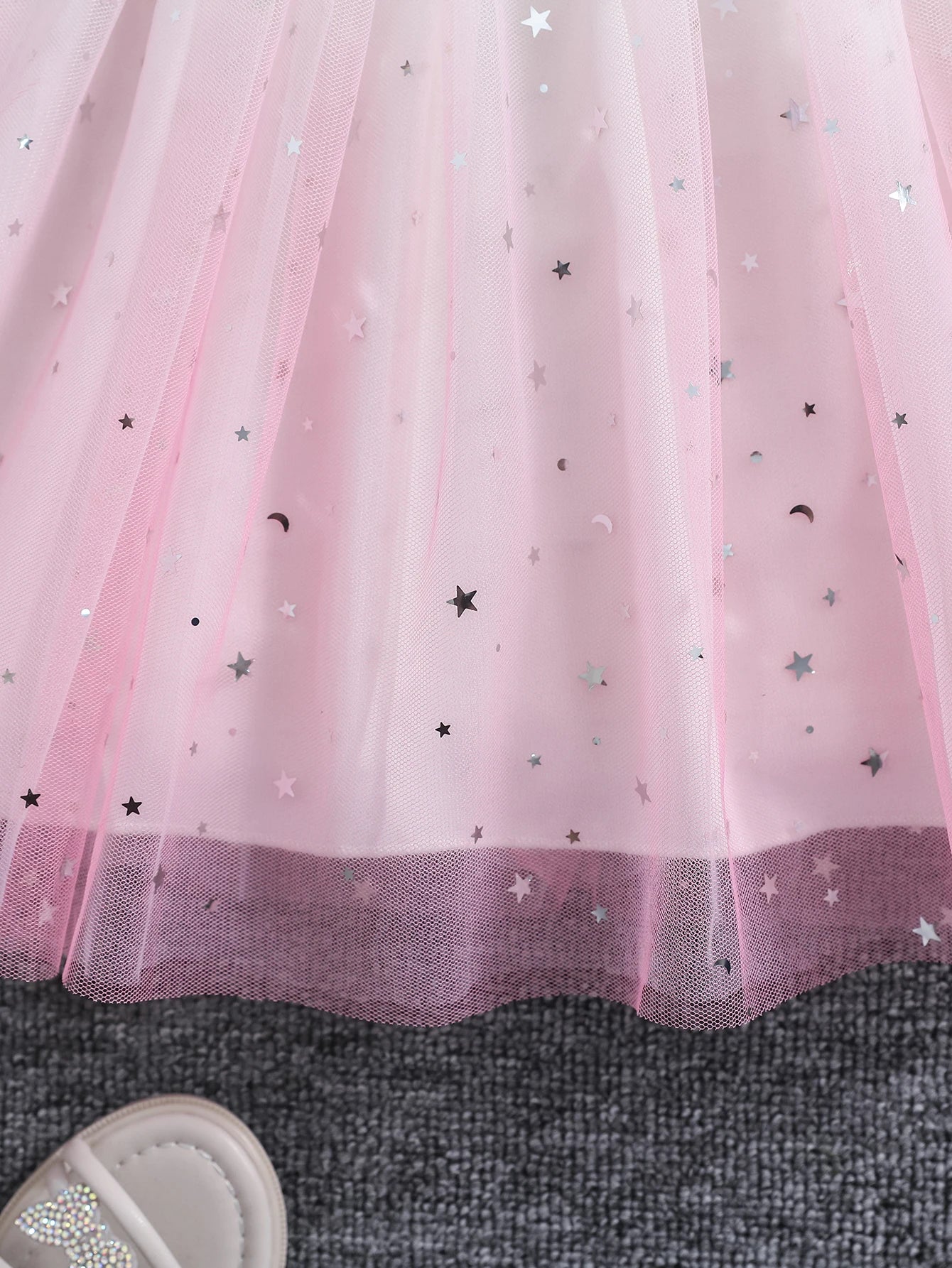 A cute and dreamy round-neck vest dress with star and moon sequin gradient print tulle for girls in summer