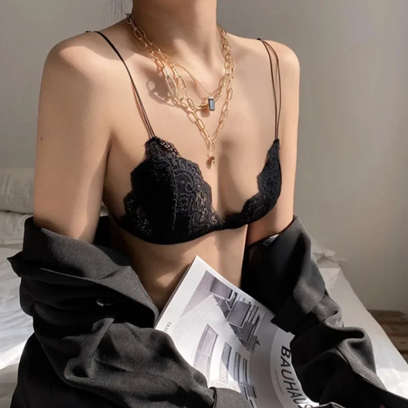 Lace thin band romantic French triangular cup gathering invisible bra without underwire