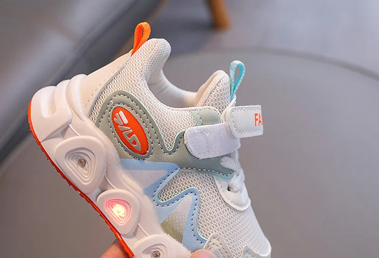 New Luminous Sports Shoes Boy Girl Soft Sole Anti-slip Running Shoe Fashion Girls Shoe Designer Shoes