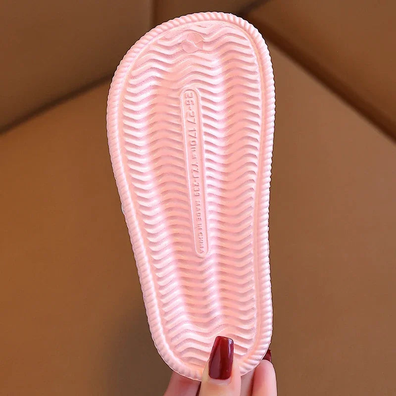 2025 New Children's Slippers Summer Girls and Boys Bathroom Home Anti slip Beach Shoes Soft Soled Baby Sandals