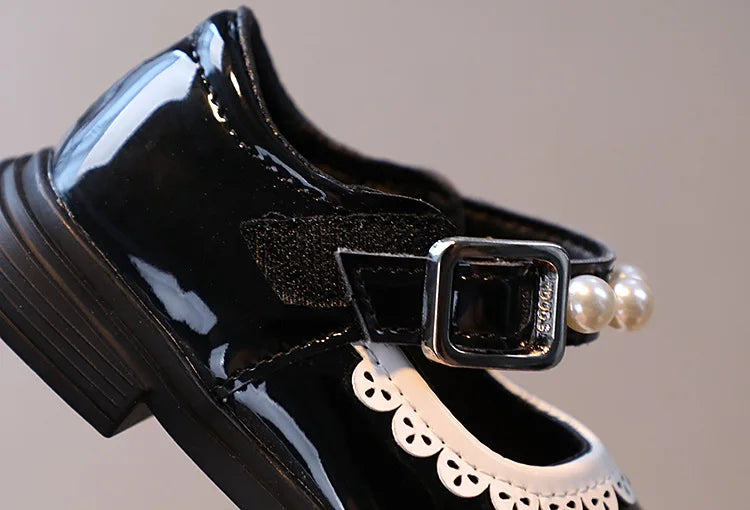 Girls Princess Shoes 2023 Spring New Sweet Pearl Patent Leather Elegant Children Mary Janes Shoes Fashion Soft Sole Party Shoes