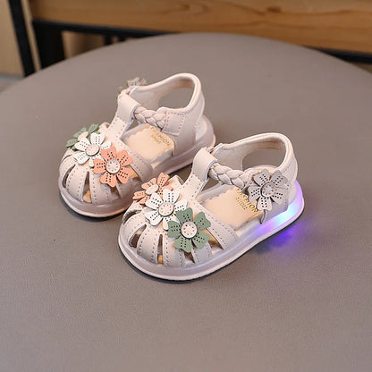 New Fashion LED Light Kid Shoes Simple Versatile Retro Girl Shoe Princess Flower Lightweight  Elegant Kid Sandals