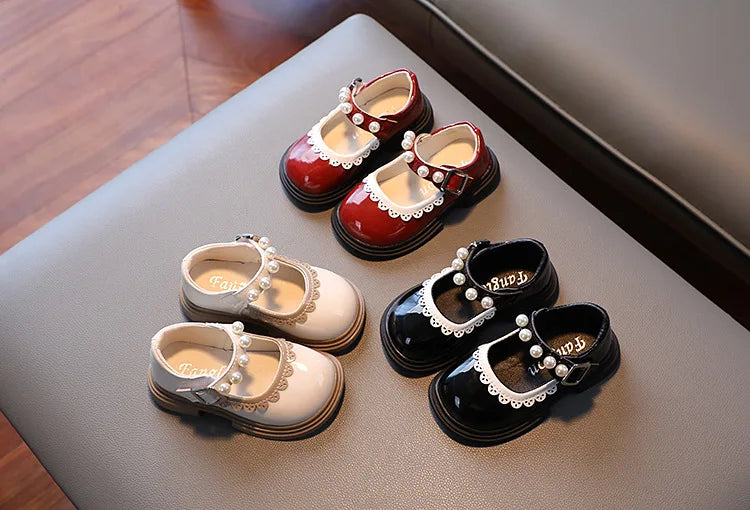 Girls Princess Shoes 2023 Spring New Sweet Pearl Patent Leather Elegant Children Mary Janes Shoes Fashion Soft Sole Party Shoes