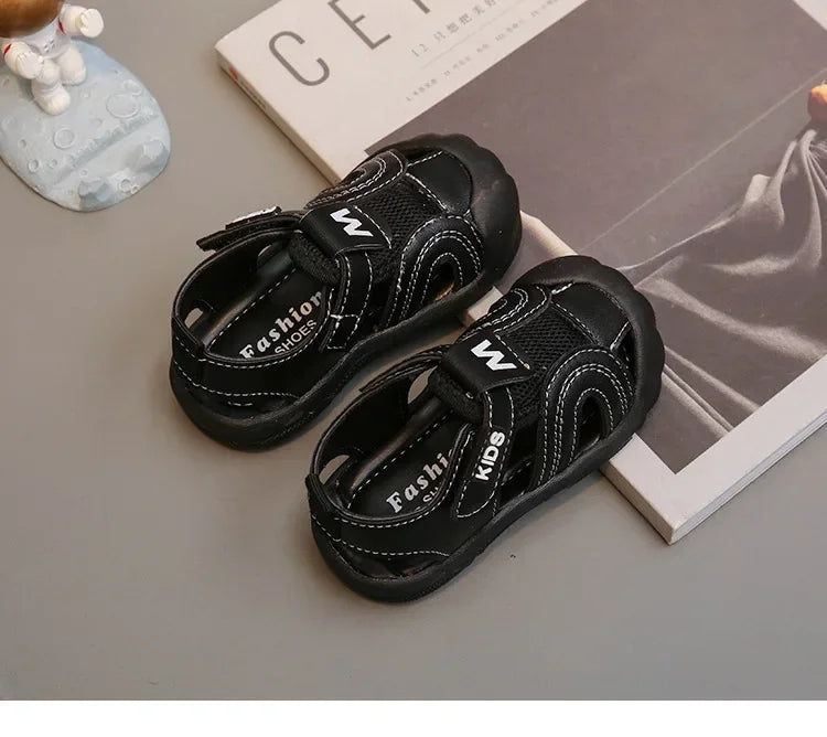 Kids Summer Sandals Boys' Toes Capped Hollow Walking Shoes  New Children Casual Versatile Beach Shoes for Vacation Air Mesh