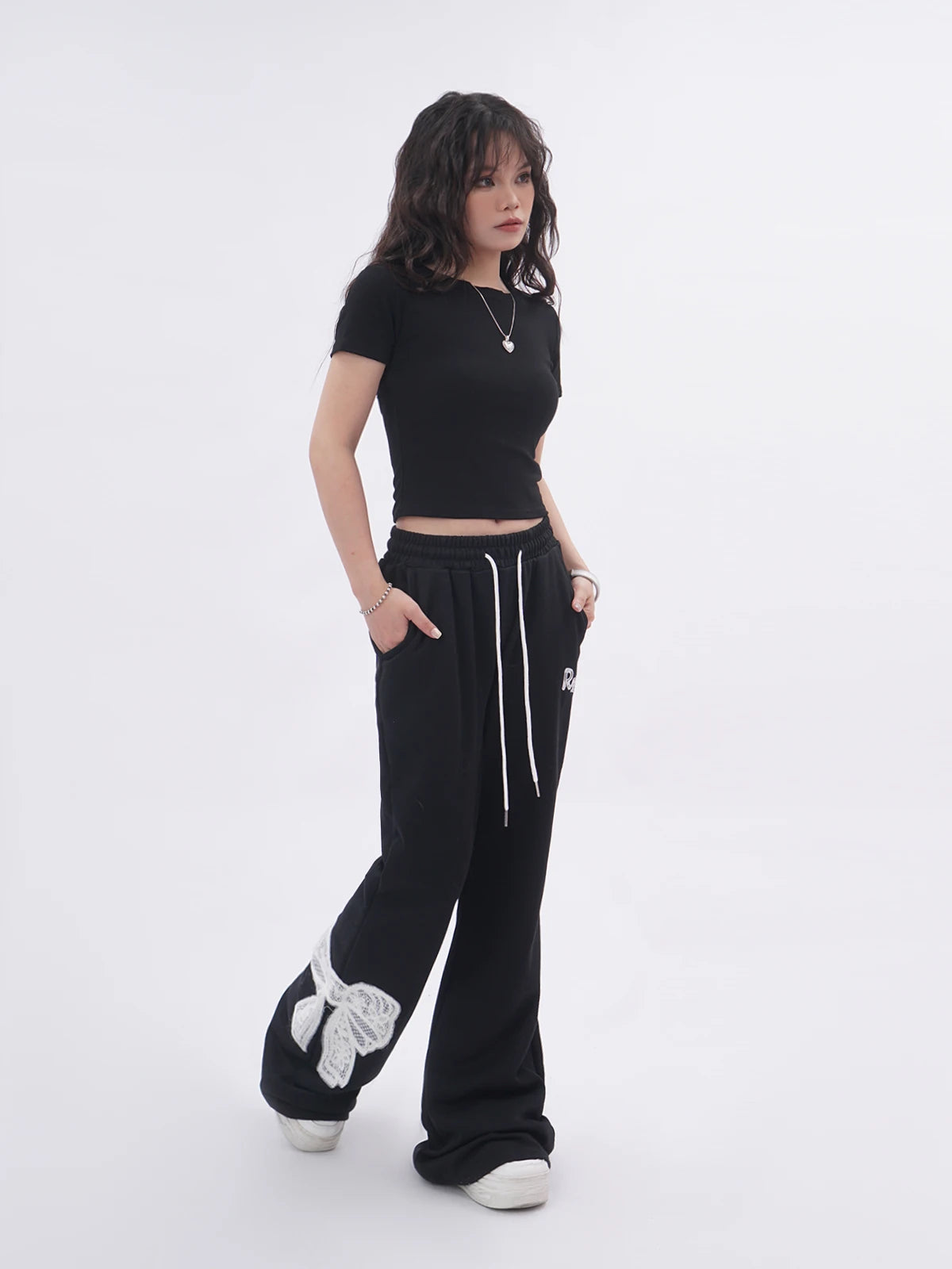 Ele Bal  Embroidery Bla T-irt Sexy Hollow out American Retro Sle ort Sve Street Faion Women's Top