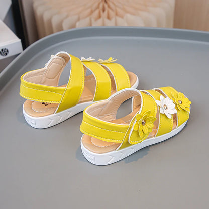 Little Girls Summer Casual Sandal Three Flower Detail New Kids Roman Beach Shoes Stylish Beach Experience for Children Adventure
