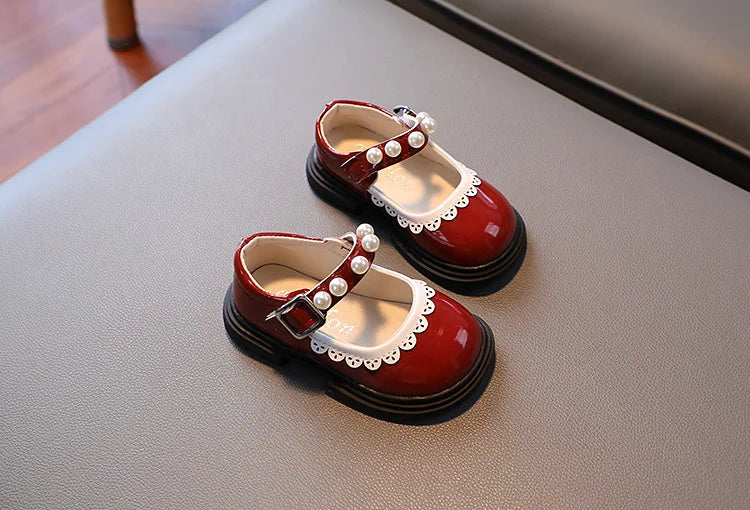 Girls Princess Shoes 2023 Spring New Sweet Pearl Patent Leather Elegant Children Mary Janes Shoes Fashion Soft Sole Party Shoes