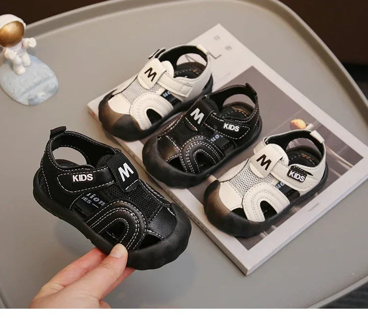 Kids Summer Sandals Boys' Toes Capped Hollow Walking Shoes  New Children Casual Versatile Beach Shoes for Vacation Air Mesh