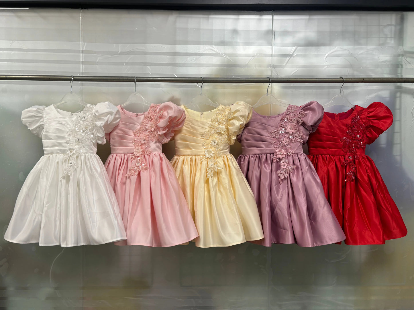 Girls' birthday dresses, bubble sleeves, three-dimensional flower party dresses, holiday dresses, girls' satin dresses, princess