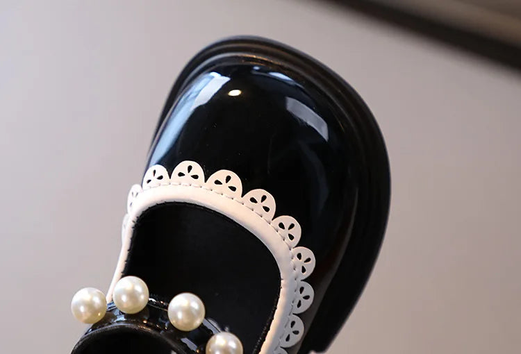 Girls Princess Shoes 2023 Spring New Sweet Pearl Patent Leather Elegant Children Mary Janes Shoes Fashion Soft Sole Party Shoes