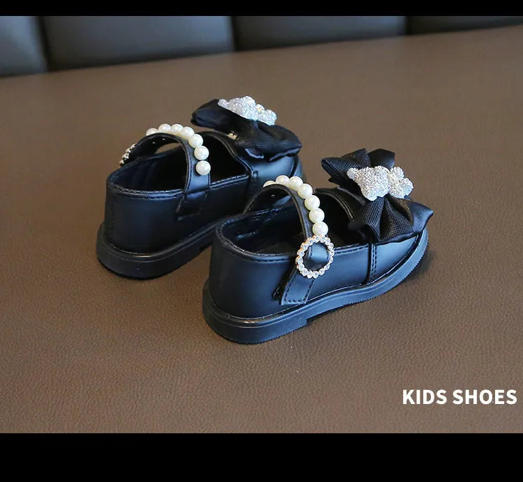 Baby Girls Walking Shoes with Big Bow Bear Children Princess Shoes Soft Sole Round Toe 2026 New Fashion Kids Flat Shoes Non-slip