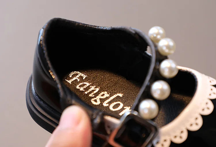 Girls Princess Shoes 2023 Spring New Sweet Pearl Patent Leather Elegant Children Mary Janes Shoes Fashion Soft Sole Party Shoes