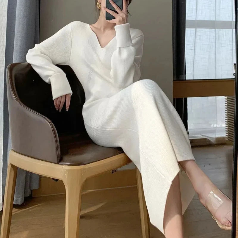 White Women's Dresses 2024 Autumn Winter New V-neck French Style Dresses Vintage Elegant V-neck All-match Fashion Knitted Dress