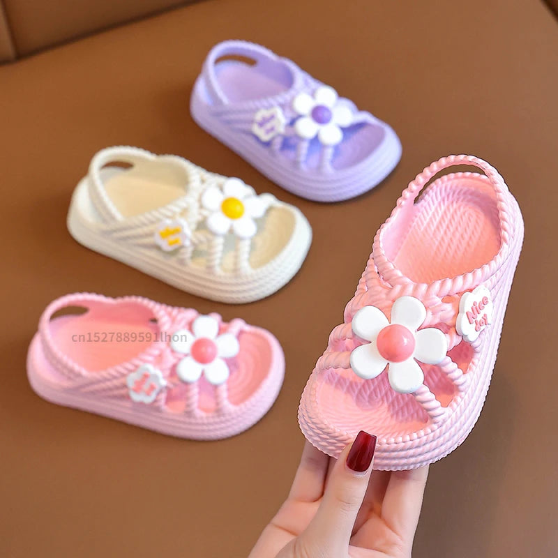 2025 New Children's Slippers Summer Girls and Boys Bathroom Home Anti slip Beach Shoes Soft Soled Baby Sandals
