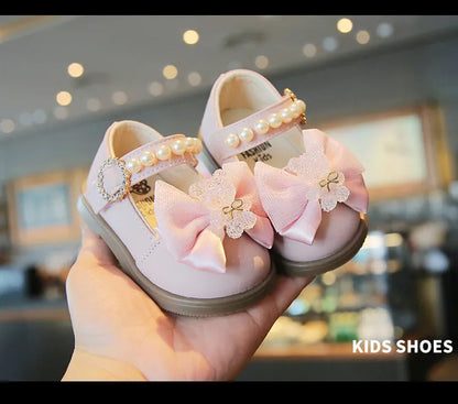 Baby Girls Walking Shoes with Big Bow Bear Children Princess Shoes Soft Sole Round Toe 2026 New Fashion Kids Flat Shoes Non-slip