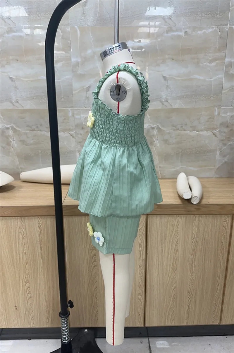 0-4years Baby Girl Summer Outfit 3D Flower Design Ruffled Trim Smocked Sleeveless Tops and Shorts 2 Pcs Set for Toddler girls