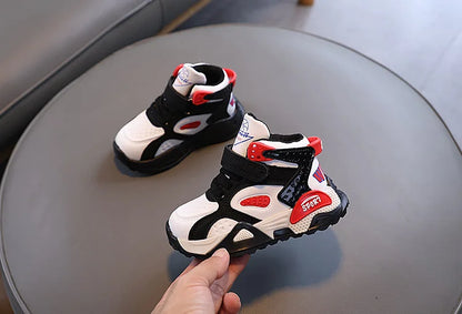 Boys Casual Sports Shoes Autumn Fashion Comfortable Non Slip Outdoor Walking Shoes LED Lights Toddler Outdoor Sports Shoes