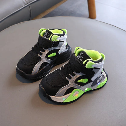 Boys Casual Sports Shoes Autumn Fashion Comfortable Non Slip Outdoor Walking Shoes LED Lights Toddler Outdoor Sports Shoes