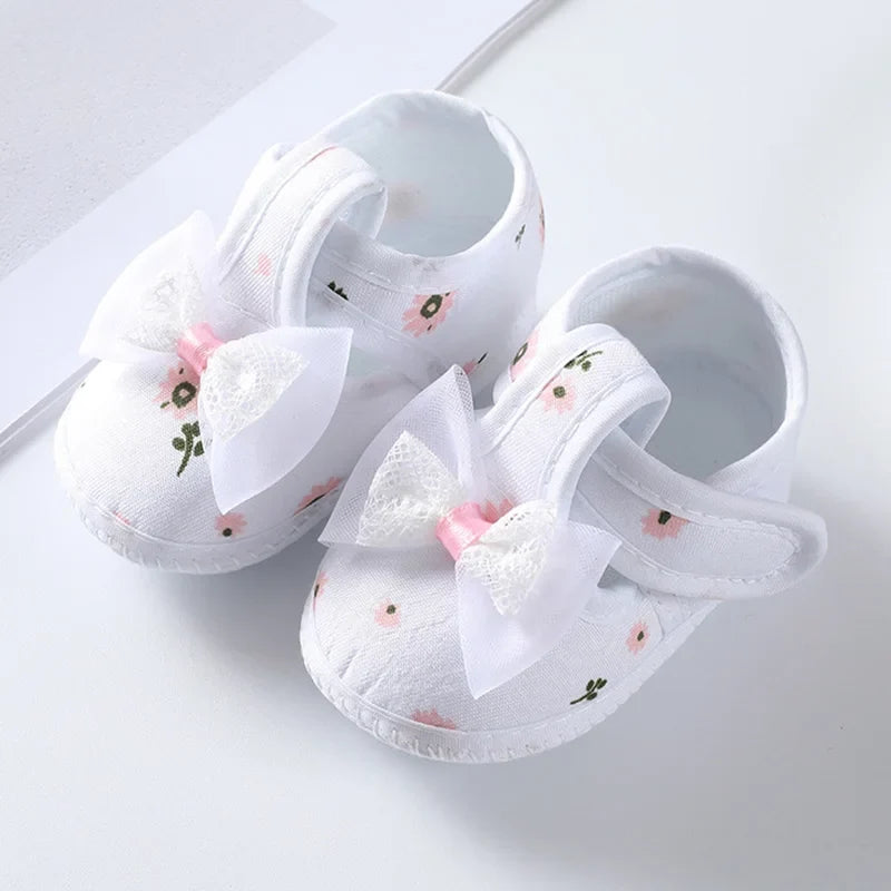 Newborn Baby Boy Girls Shoes Spring Autumn Lovely Floral Embroidery Anti-Slip Sneaker Crib Shoes Soft Cotton Cute First Walkers (Available)