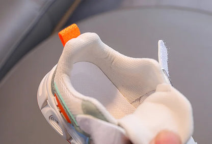New Luminous Sports Shoes Boy Girl Soft Sole Anti-slip Running Shoe Fashion Girls Shoe Designer Shoes