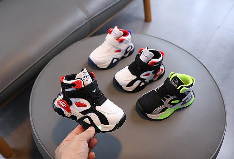 Boys Casual Sports Shoes Autumn Fashion Comfortable Non Slip Outdoor Walking Shoes LED Lights Toddler Outdoor Sports Shoes