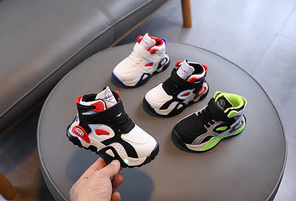 Boys Casual Sports Shoes Autumn Fashion Comfortable Non Slip Outdoor Walking Shoes LED Lights Toddler Outdoor Sports Shoes