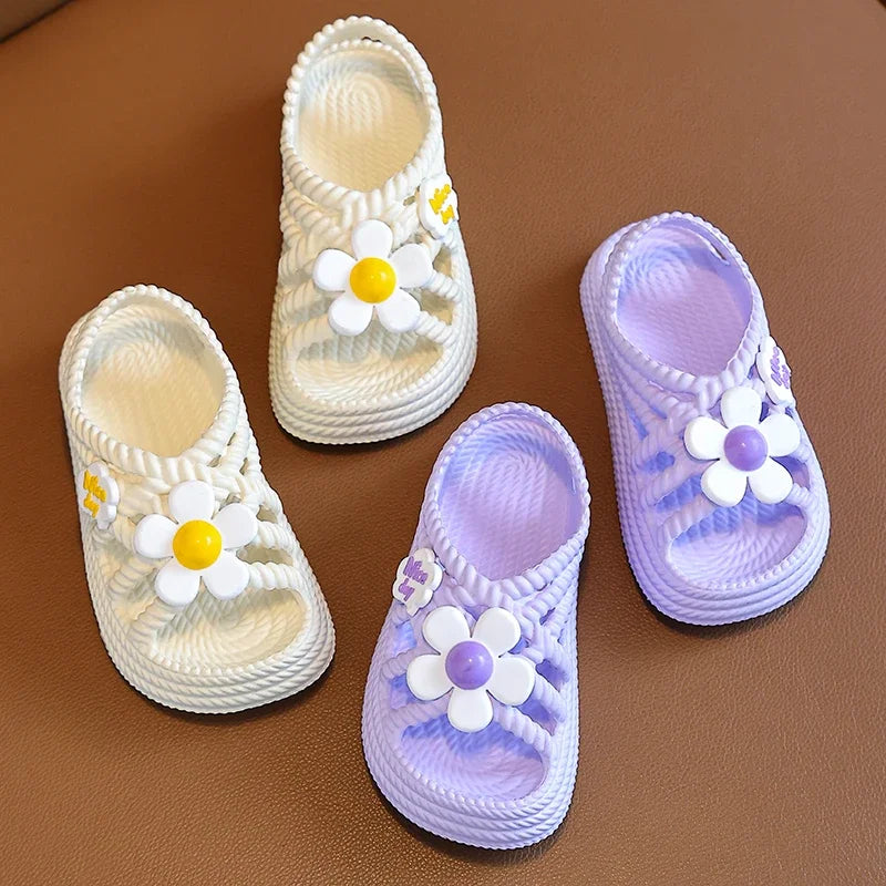 2025 New Children's Slippers Summer Girls and Boys Bathroom Home Anti slip Beach Shoes Soft Soled Baby Sandals