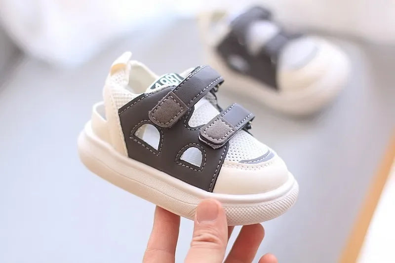 New Summer Breathable Mesh Shoes Children Sport Shoes Boys Girls Hollow Out Skate Cool Fashion Baby Children Sandals