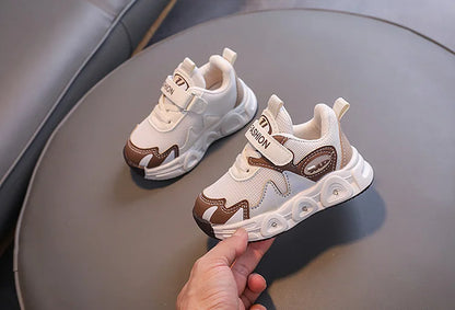 New Luminous Sports Shoes Boy Girl Soft Sole Anti-slip Running Shoe Fashion Girls Shoe Designer Shoes