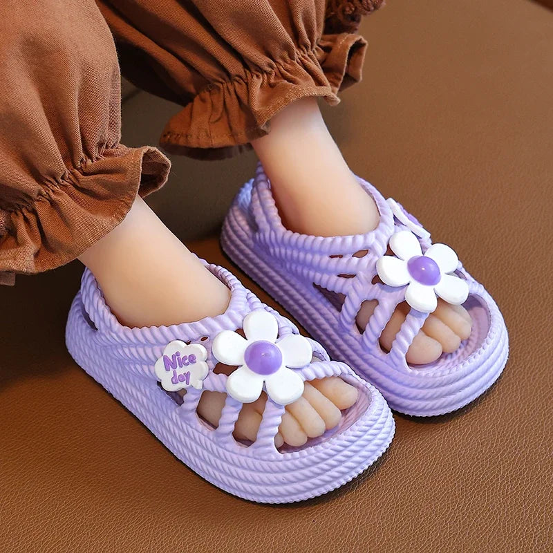 2025 New Children's Slippers Summer Girls and Boys Bathroom Home Anti slip Beach Shoes Soft Soled Baby Sandals