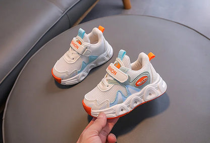 New Luminous Sports Shoes Boy Girl Soft Sole Anti-slip Running Shoe Fashion Girls Shoe Designer Shoes